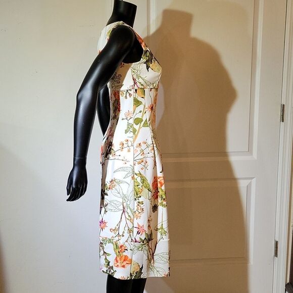 BRAND NEW CREAM PLEAT FLORAL PATTERN ENFOCUS STUDIO SLEEVELESS MULTI-COLOR DRESS - Picture 9 of 14